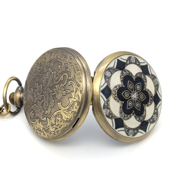 Black & White NEW Pendant Pocket Watch Enamel & Crystal Floral Flower Pattern - Picture 3 of 8